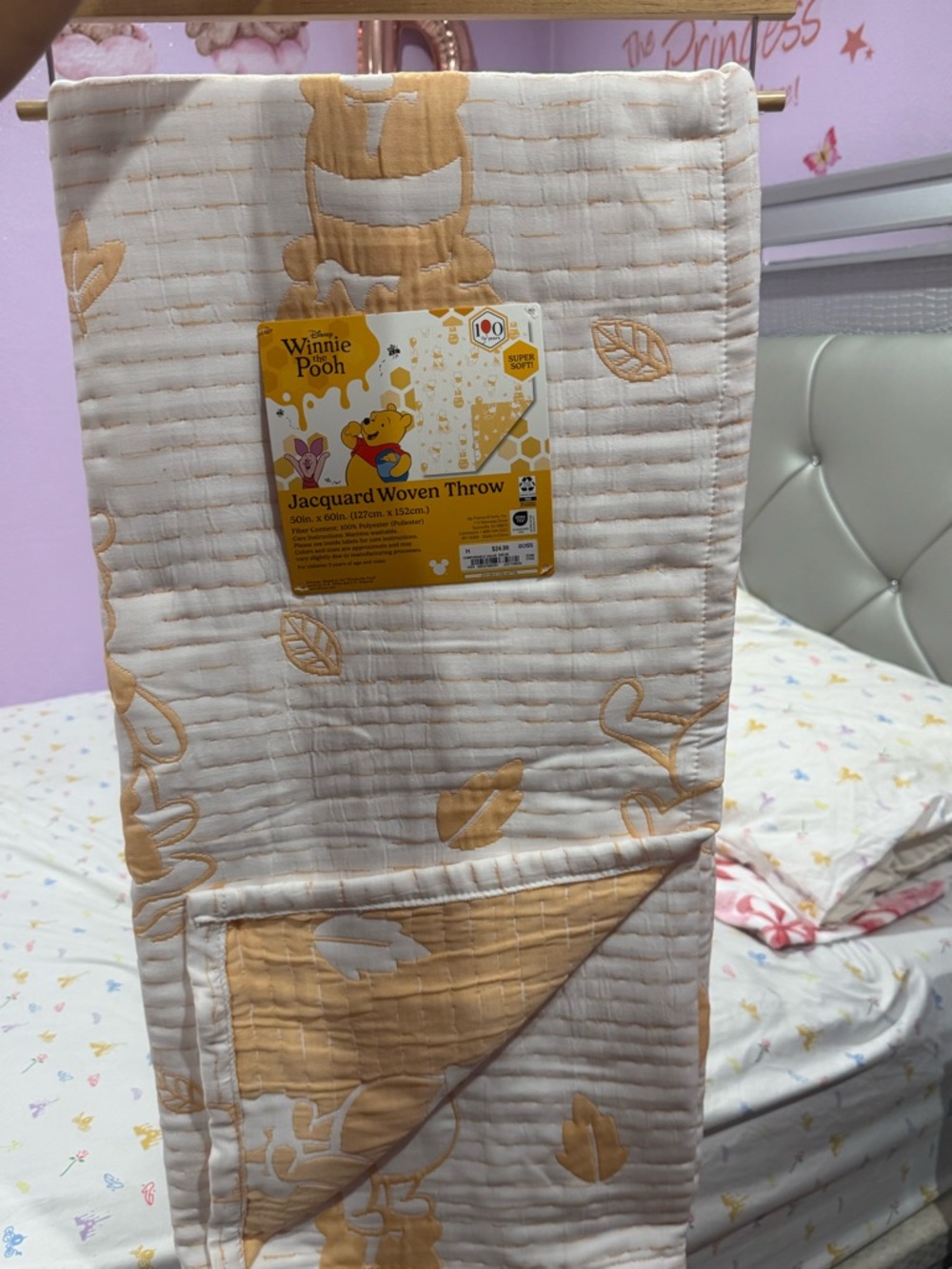 Disney Winnie the Pooh Jacquard Woven Throw - Cream & Tan